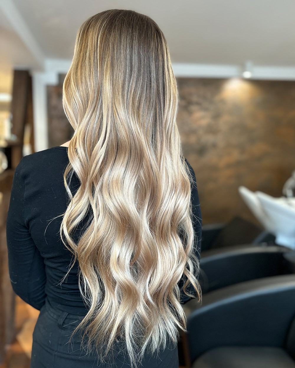 Amine Balayage Blond 9